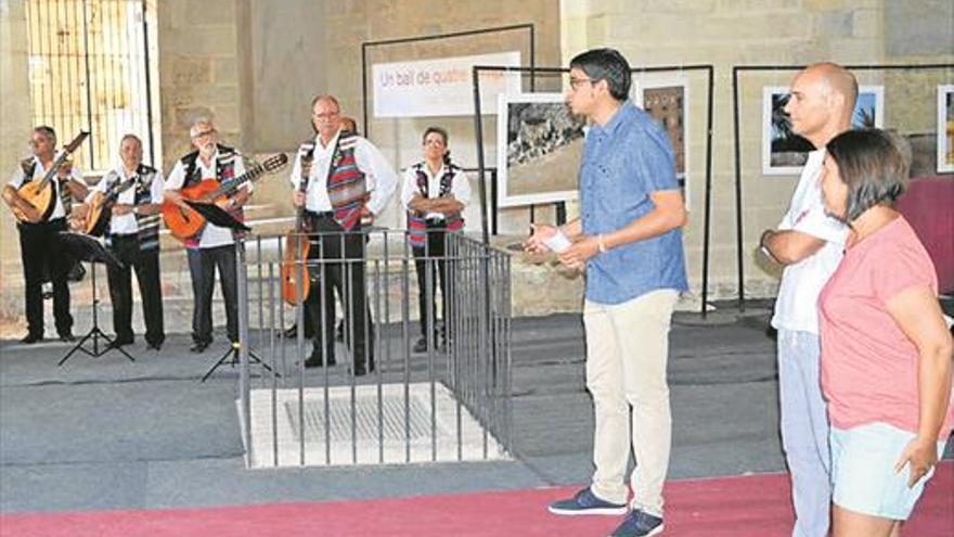 Morella saca los ‘ninots’ a 20 días de un Anunci de récord turístico