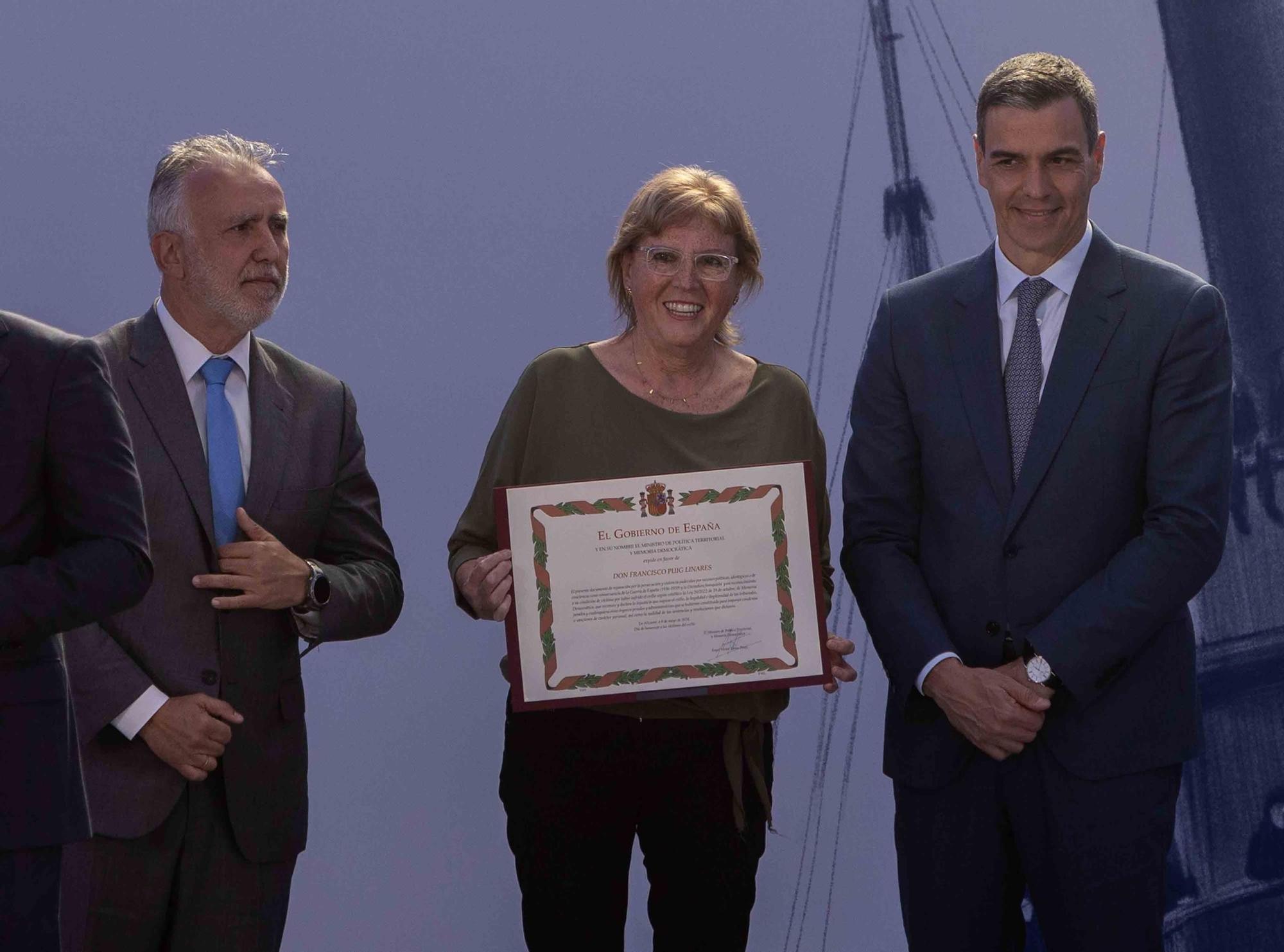 Pedro Sánchez asiste al acto en Casa Mediterráneo por el Día del Exilio