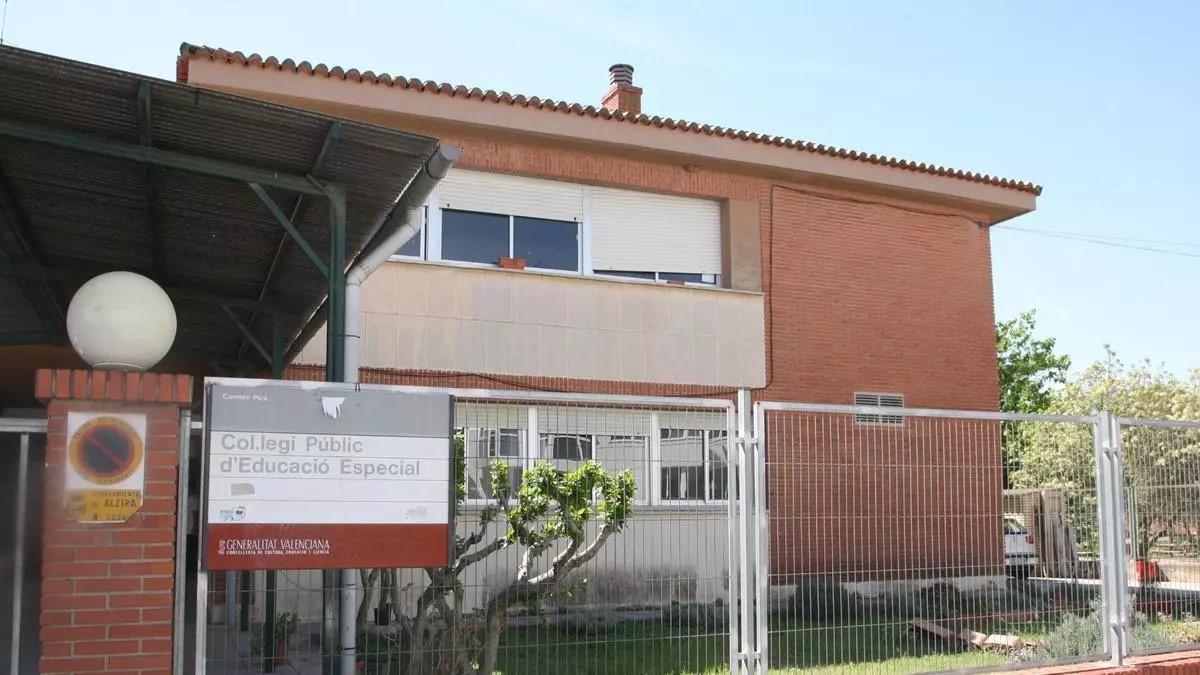 Fachada del colegio comarcal de educación especial Carmen Picó de Alzira.