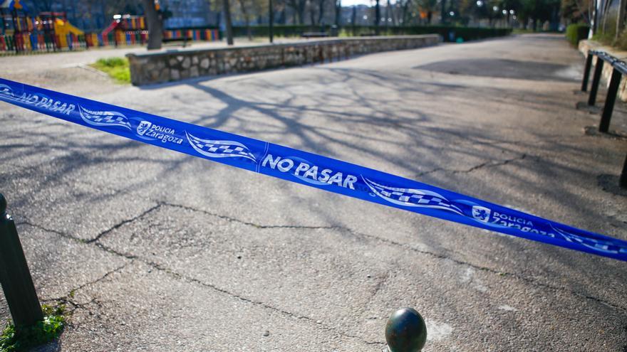 Zaragoza cierra todos los parques de la ciudad por el fuerte viento