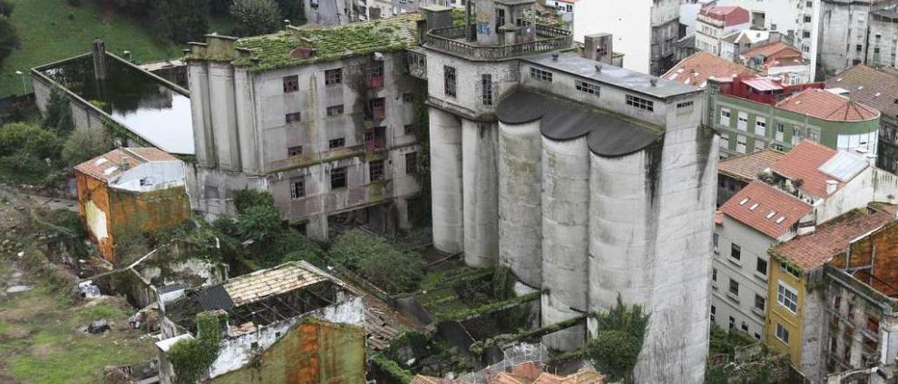 Vista de La Panificadora desde la azotea de la Casa Consistorial, en Praza do Rei. // Adrián irago