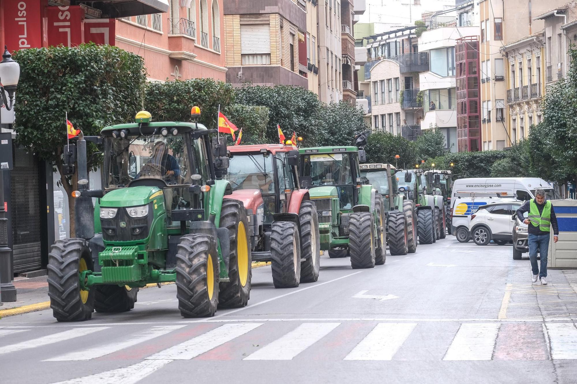 Así ha sido la protesta de agricultores del Alto y Medio Vinalopó en Villena