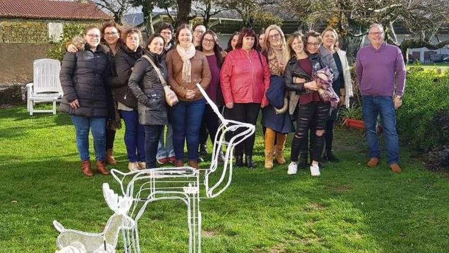 Alumnas estradenses visitan el Fogar Enxebre de Rodeiro