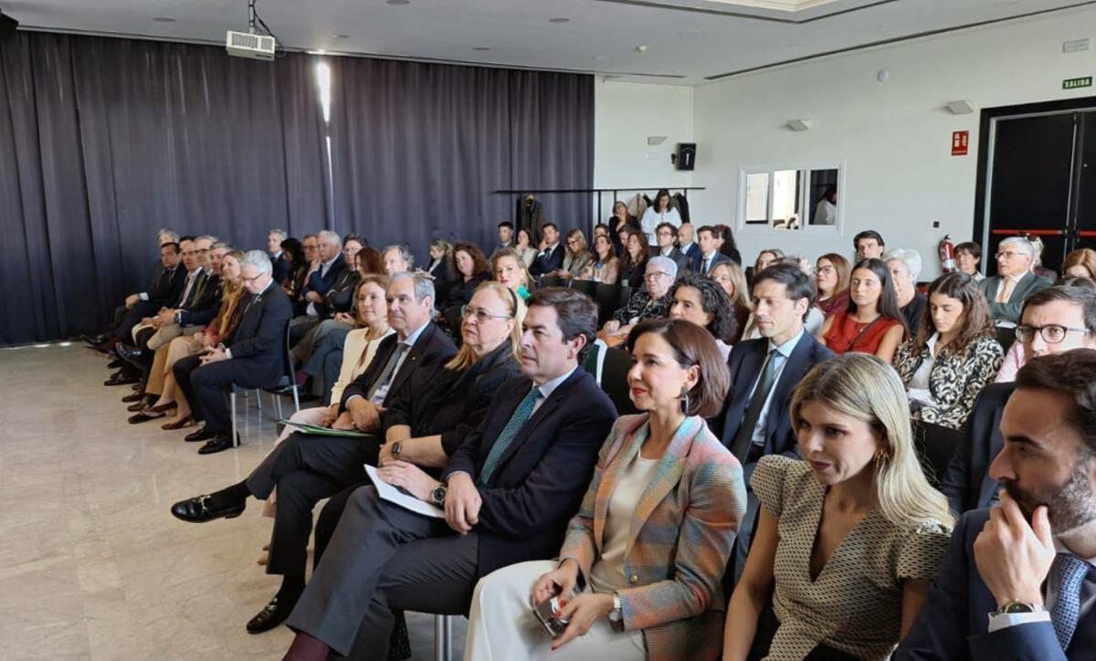 Público asistente a la presentación de la guía.