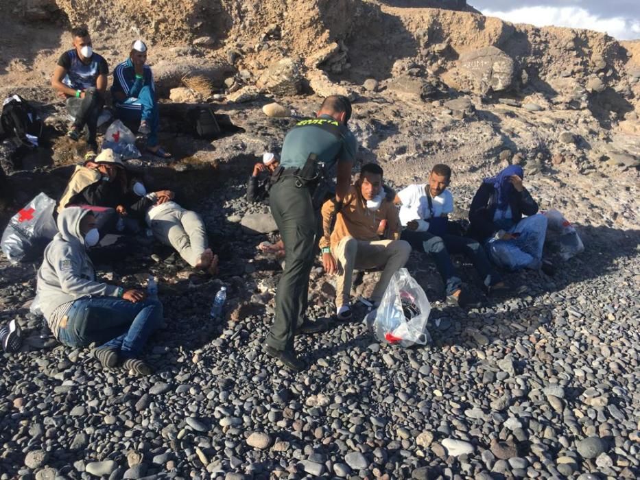 Una patera con diez personas alcanza la costa de Gran Tarajal