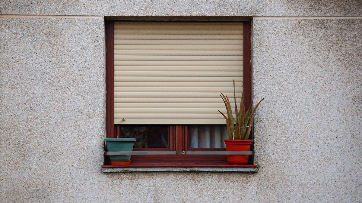 La Policía Nacional emite una alerta general que llega a Asturias a pocos días de la llegada del verano: "No dejen las persianas totalmente bajadas “