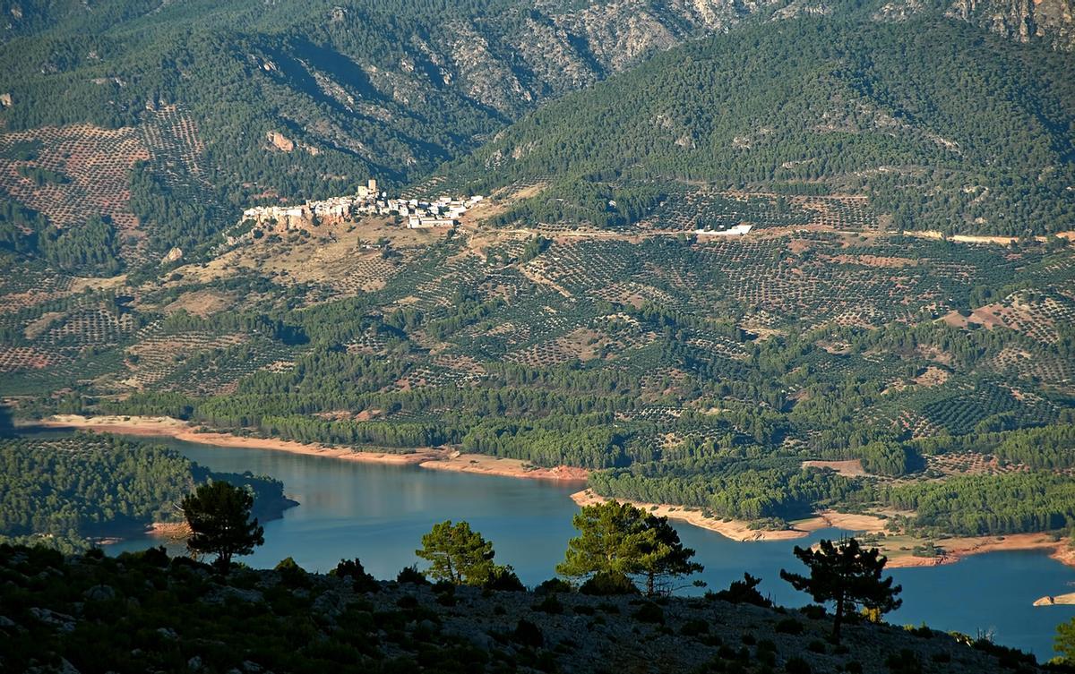 Embalse del Tranco, Valle del Guadalquivir, en el Parque Natural de Cazorla, Segura y Las Villas