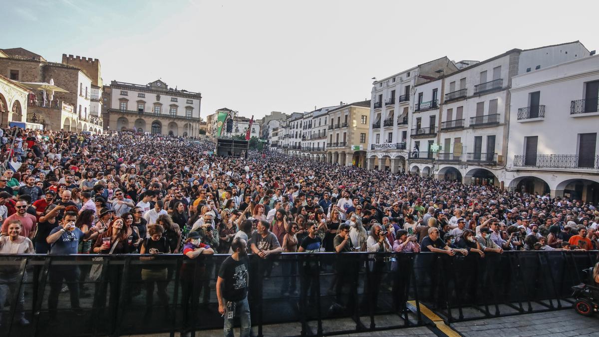 Lleno en la plaza esta tarde.