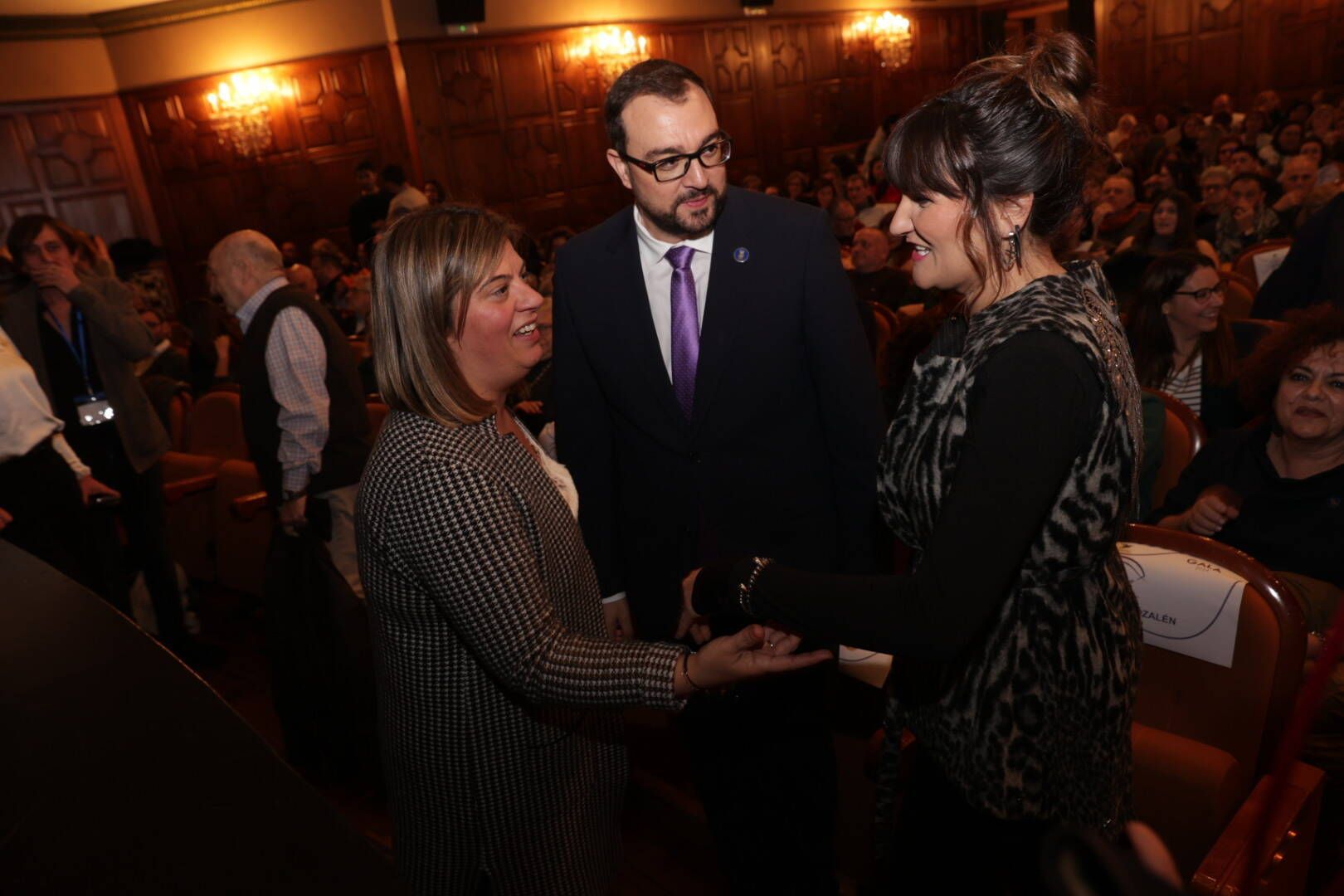 En imágenes | Entrega de los premios Miradas Violetas en el teatro Filarmónica de Oviedo