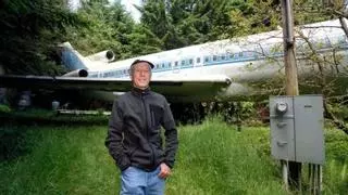 Compra un viejo avión Boeing 727 y lo convierte en su casa: así ha quedado