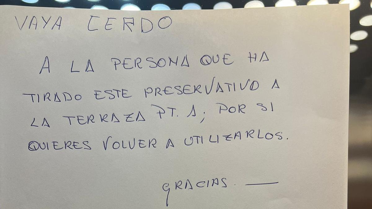 Nota con el mensaje a su vecino