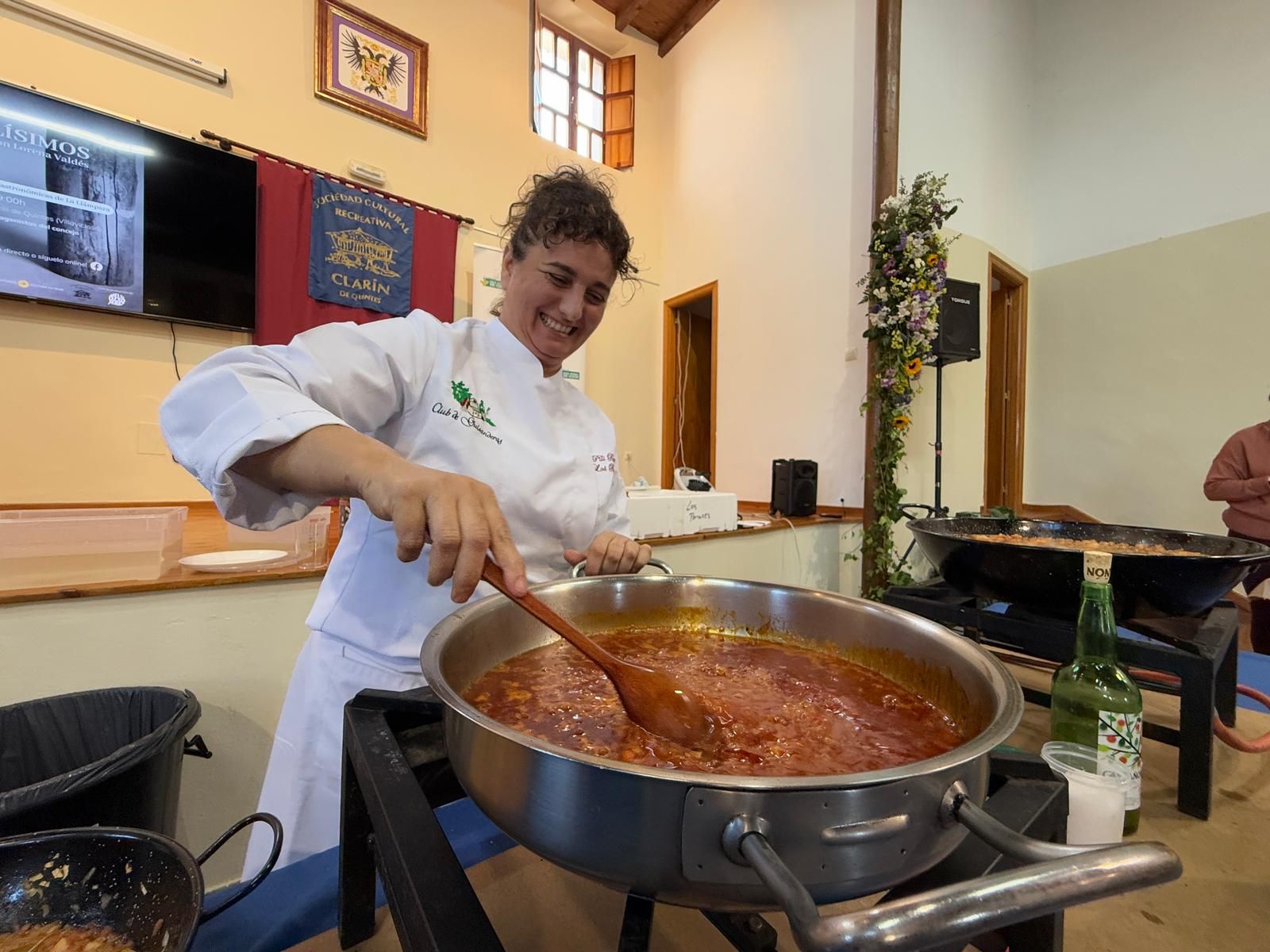 Así fue la masterclass de la guisandera Pilar Ramos con las llámparas como protagonistas en Quintes