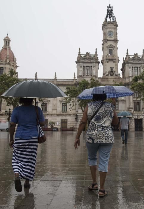 Llueve en la ciudad de Valencia