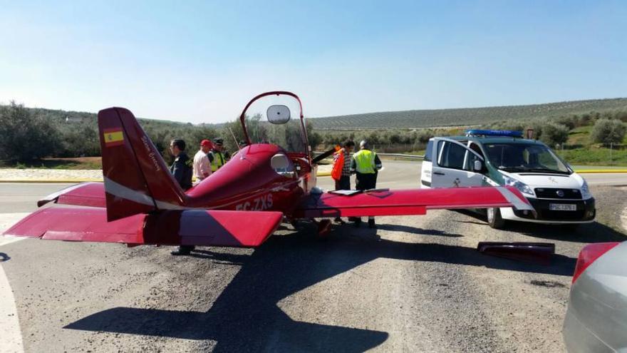 Una avioneta se ve obligado a aterrizar de emergencia en la A-45