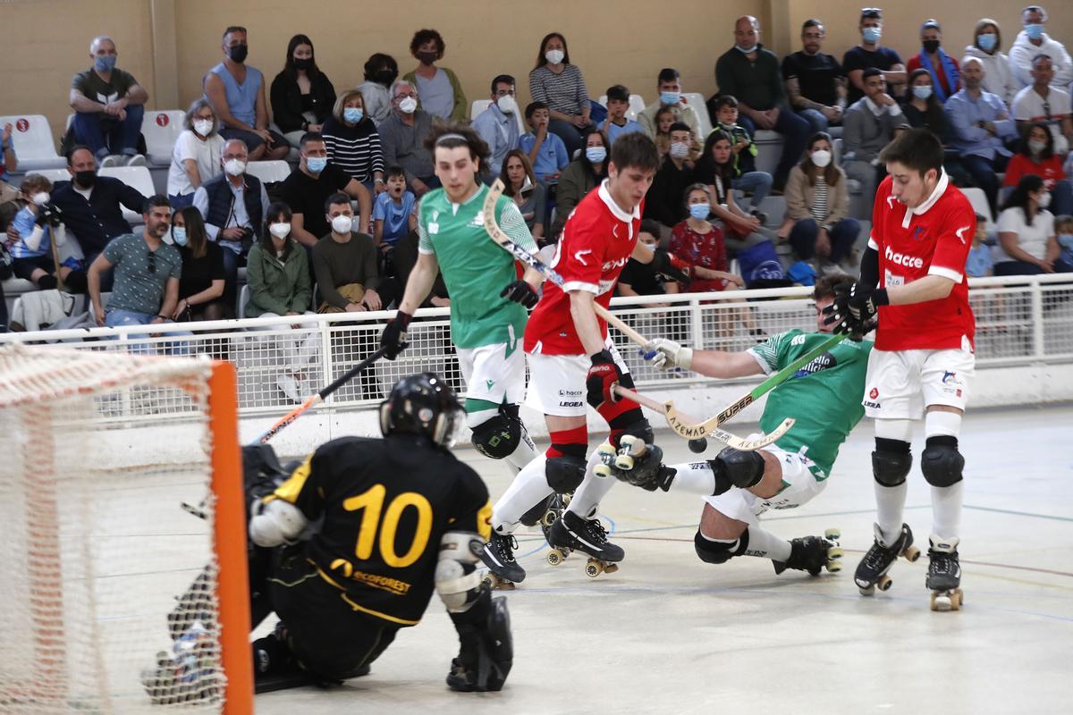 Final de la pasada temporada entre el Traviesas y el filial del Liceo.