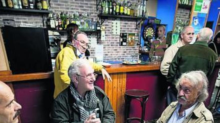 Una de las partidas entre las peñas Bar La Breña y Bar Piol.