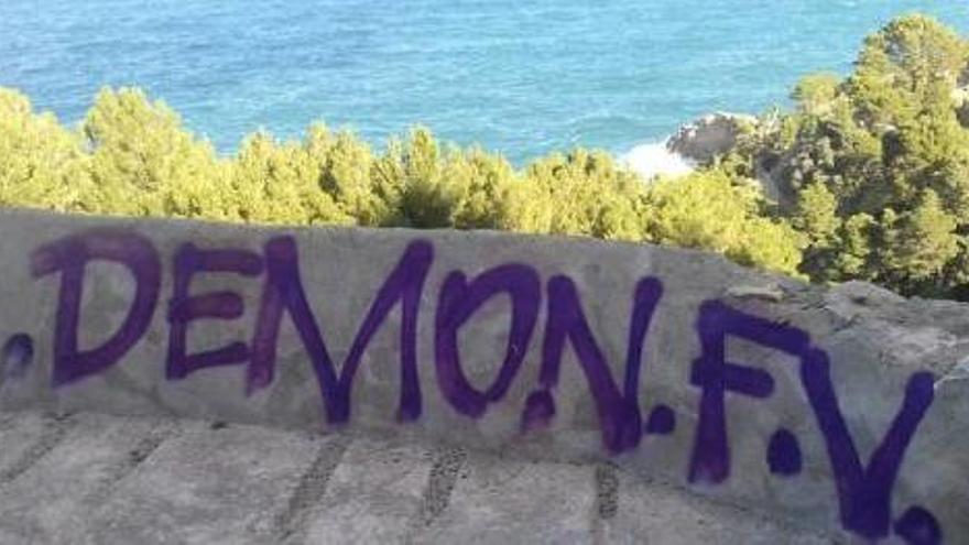 Graffiti-Schmierereien verschandeln Landschaft der Tramuntana