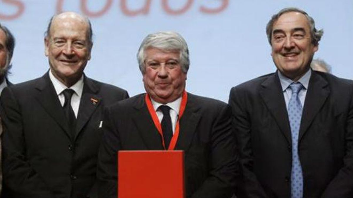 Arturo Fernández, reelegit president de la patronal madrilenya.