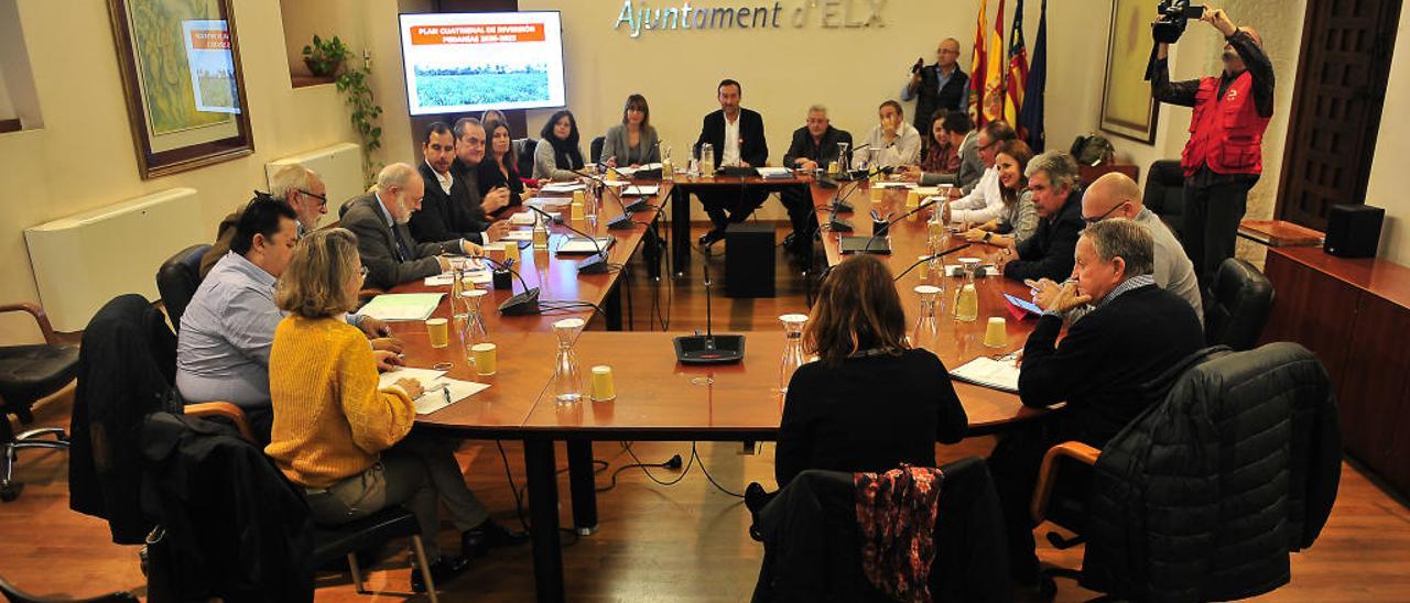 El Consejo Social reunido ayer con el equipo de gobierno para conocer los presupuestos de 2020.