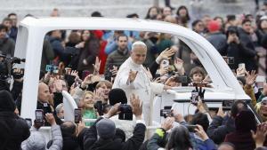 El Papa arrencarà la seva visita a Espanya amb una salutació als joves des del papamòbil a la zona de l’estadi Santiago Bernabéu