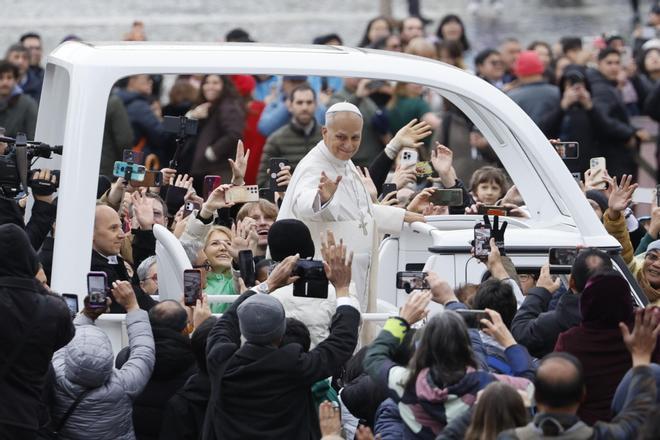 El Papa arrencarà la seva visita a Espanya amb una salutació als joves des del papamòbil a la zona de l’estadi Santiago Bernabéu