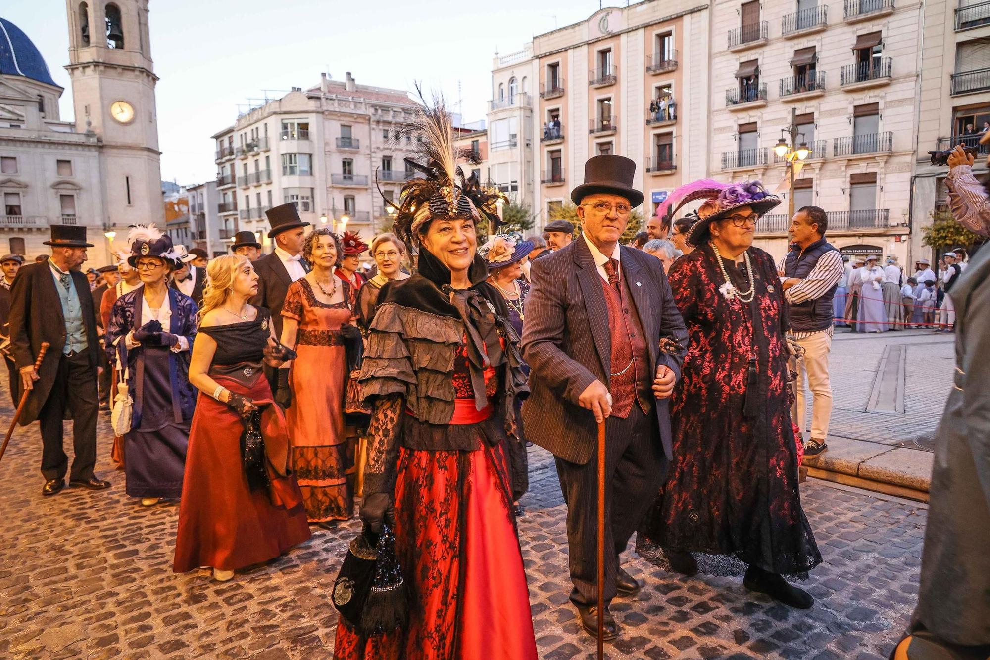 Inicio de la Feria Modernista de Alcoy 2025