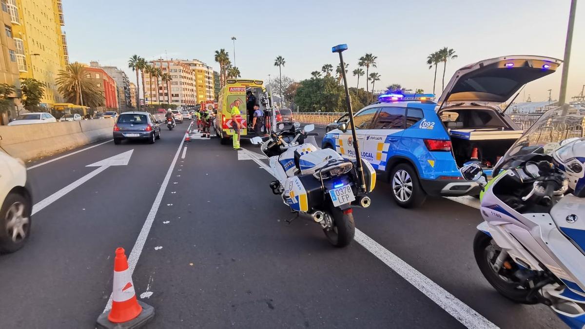 Vehículos de la Policía Local en un accidente en Las Palmas de Gran Canaria.