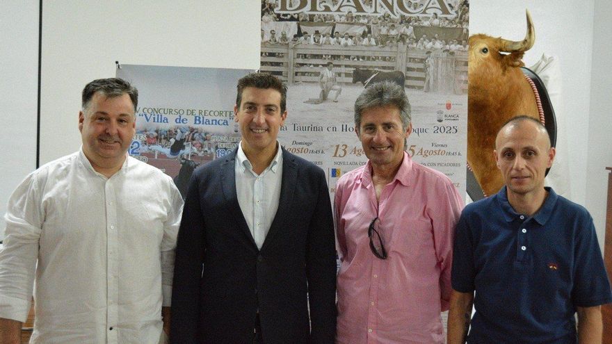 El Ayuntamiento de Blanca presenta la programación de la feria taurina en honor a San Roque