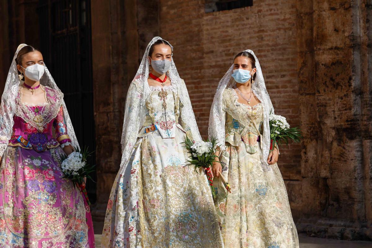 Búscate en el primer día de la ofrenda por las calles del Mar y Avellanas entre las 18:00 y las 19:00 horas