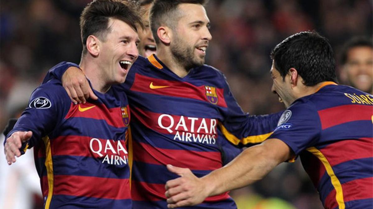 Messi fue felicitado por todos sus compañeros