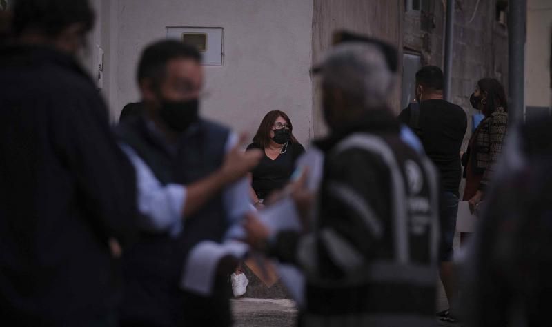 Desalojo de siete familias en la calle Ermita de La Candelaria, en Salud Bajo