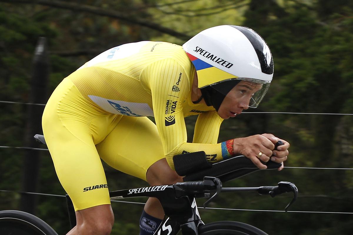 Miguel Ángel López, en pleno esfuerzo durante la contrarreloj de la Vuelta a Colombia.