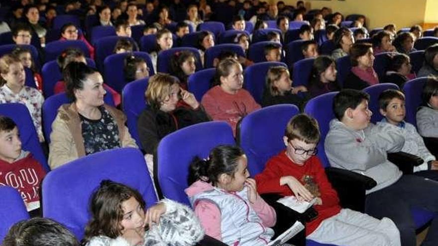 Los escolares de Oscos-Eo vibran con la música clásica en directo