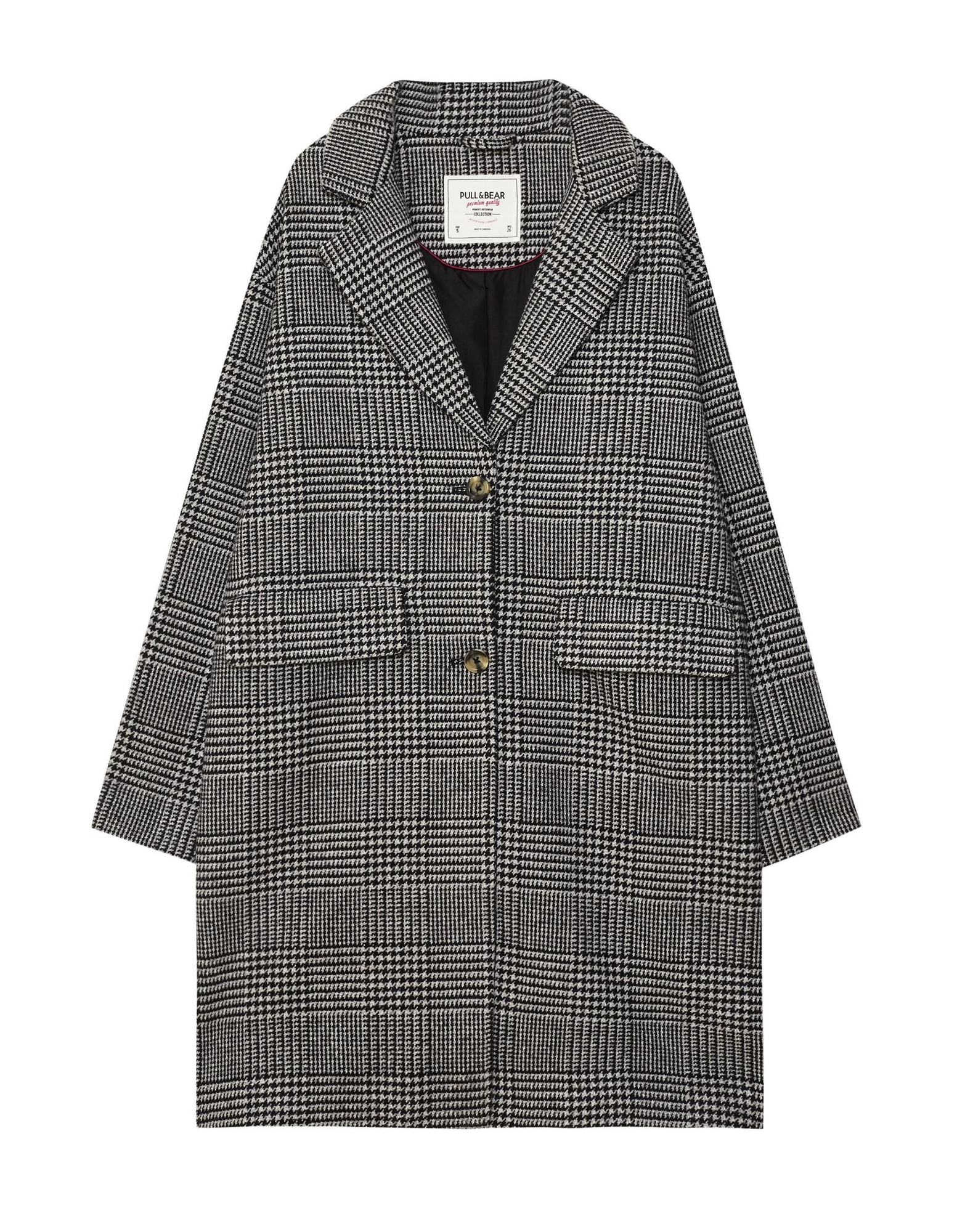 Abrigo oversize de cuadros de Pull & Bear (49,99 €)