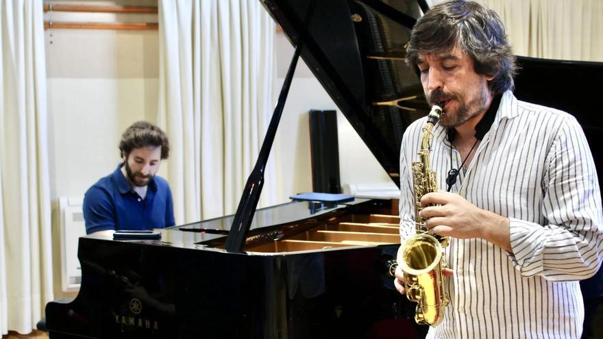 Ensayo de Chico Pérez y Sergio de Lope junto a la Big Band del Conservatorio Superior de Música de Sevilla.