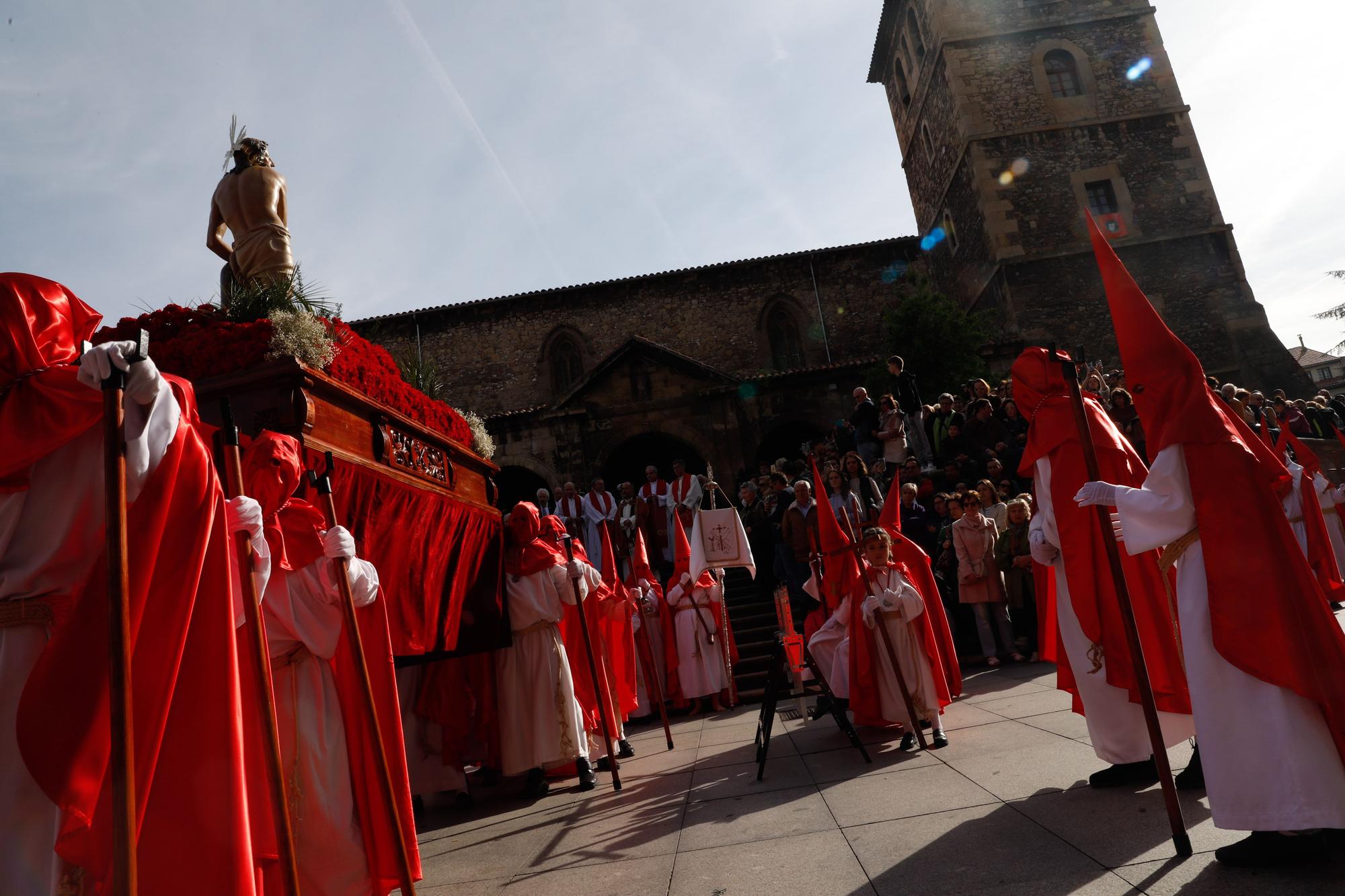 EN IMÁGENES: Emocionante sermón del Desenclavo y procesión del Santo Entierro
