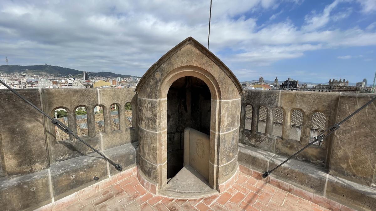 La UB abre al público la Torre del Rellotge tras su restauración