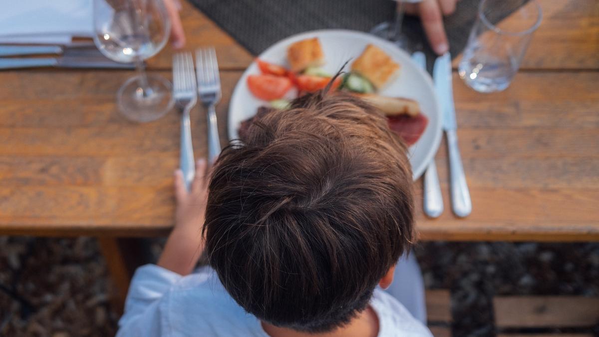 El polémico menú infantil de un hotel que castiga o premia a los niños