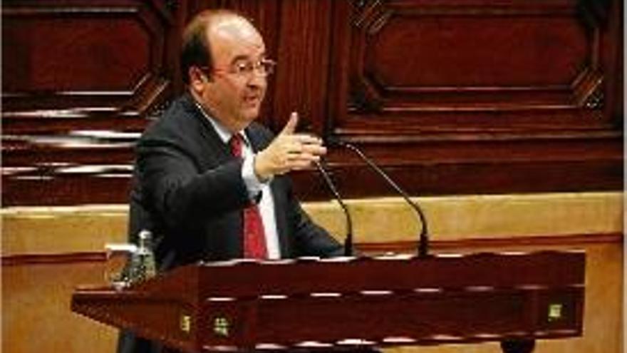 Miquel Iceta, durant la seva intervenció ahir al debat del Parlament.