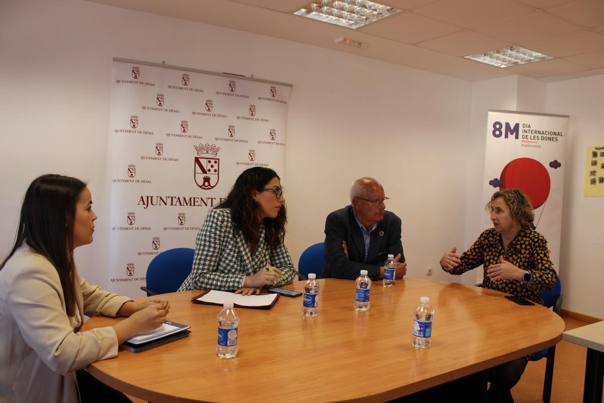 Aitana Mas se ha reunido con los responsables de Bienestar Social en Dénia