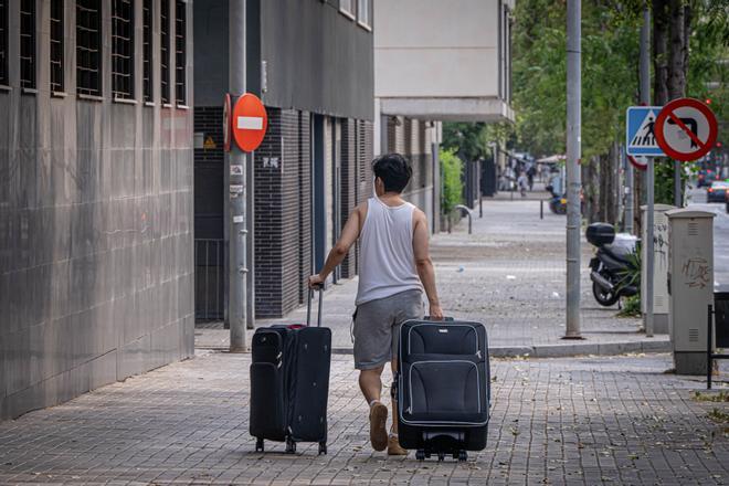 El Ple de Barcelona avala multiplicar la pressió fiscal als pisos turístics abans d’eliminar-los amb el suport del PSC, els Comuns i ERC