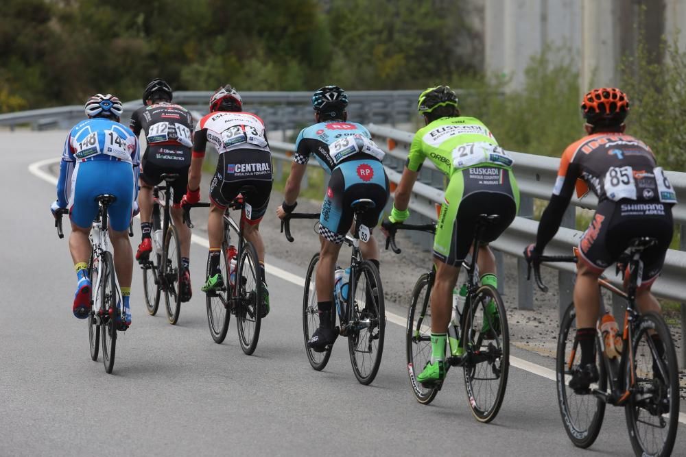 Carthy gana la primera etapa de la Vuelta a Asturias