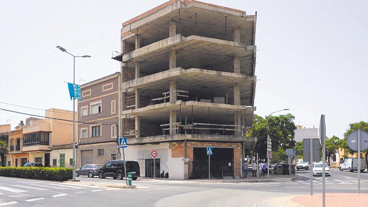 Edificio inacabado de Manacor que actualmente ya es una nueva promoción de VPO.