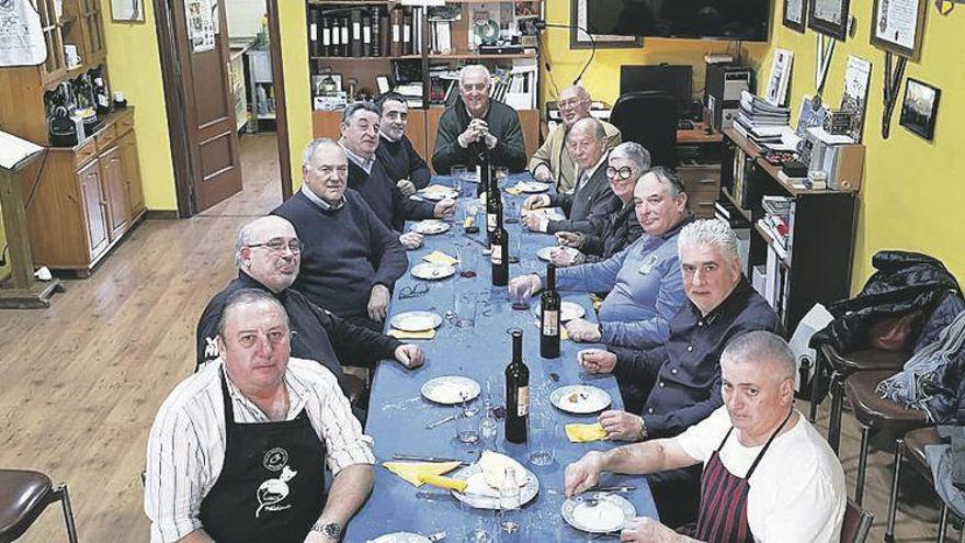 Los Nabos agasajan a la Federación de Cofradías