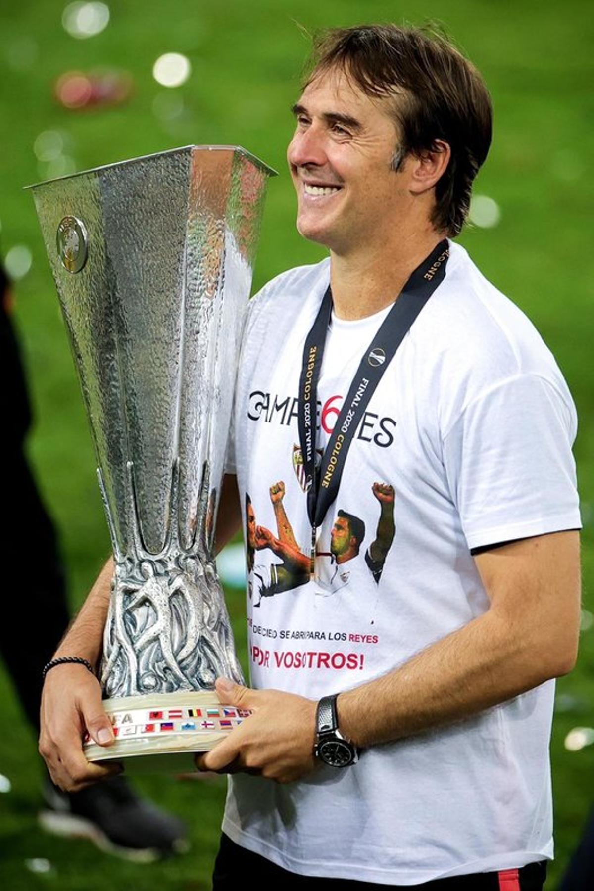 El Sevilla FC campeón en la final de la UEFA Europa League 2020 disputada en el Rhein Energie Stadion en Colonia entre el Sevilla FC y el Inter de Milan.