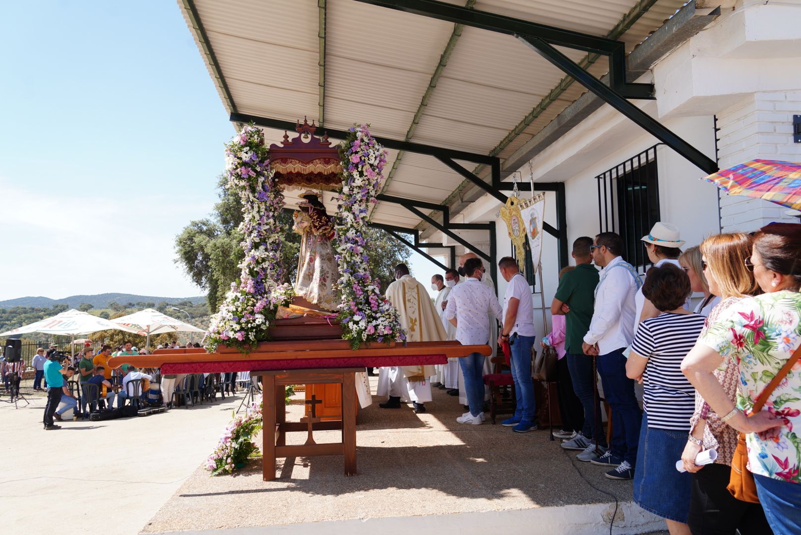 La Virgen de la Antigua regresa a Hinojosa del Duque rodeada de romeros