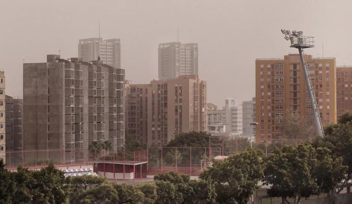 Alerta por calima y fuertes vientos en Canarias.