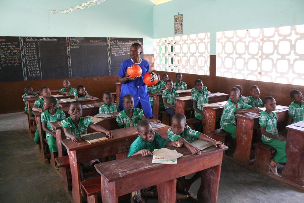 Colegio en el Congo para niños huérfanos.