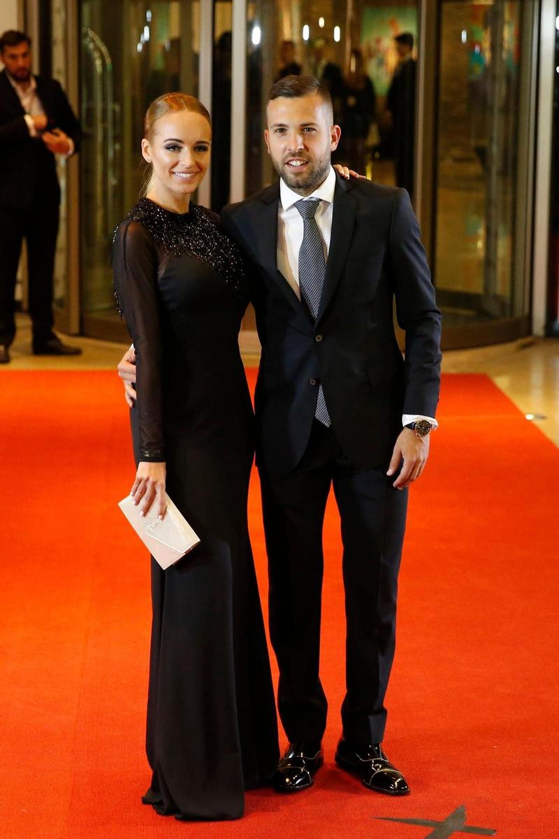 Jordi Alba y su novia Romarey Ventura