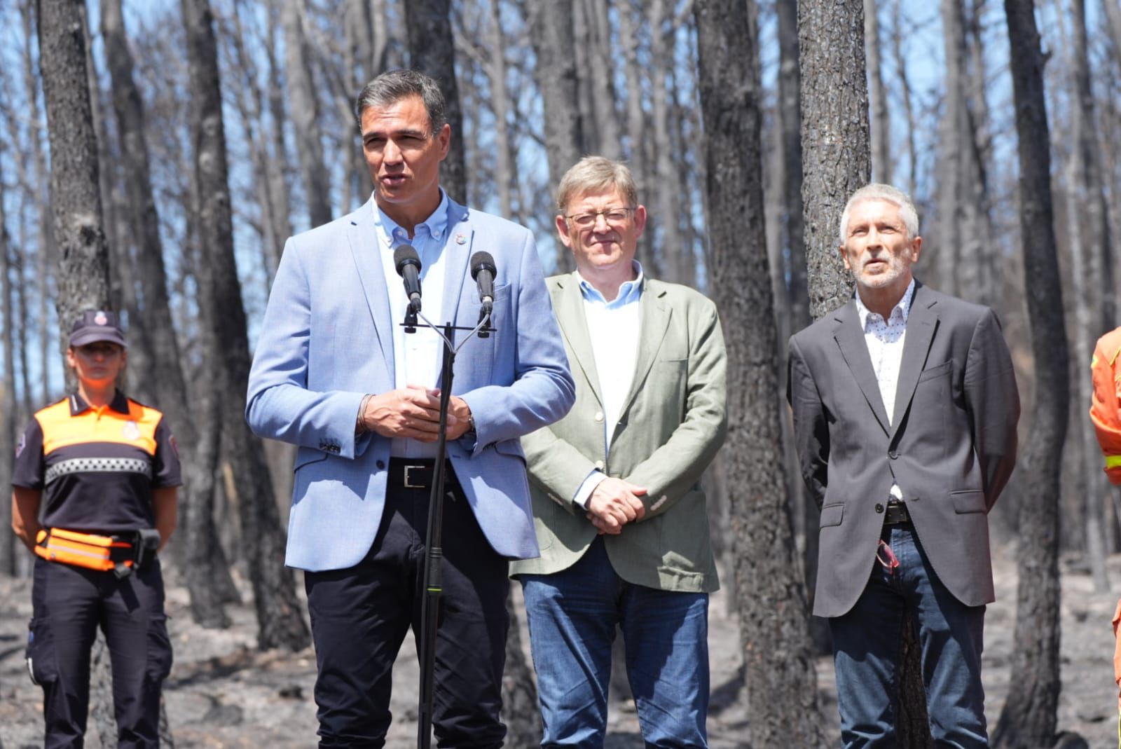 Las imágenes de la visita de Pedro Sánchez a la zona del incendio de Bejís